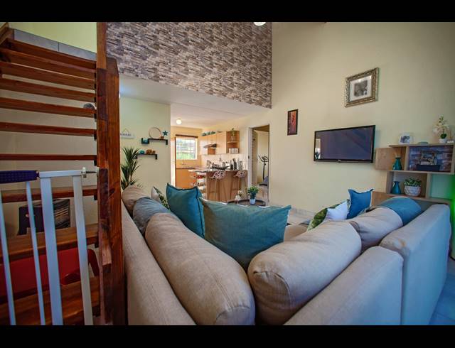3 BEDROOM TOWNHOUSE FOR SALE IN WILGEHEUWEL